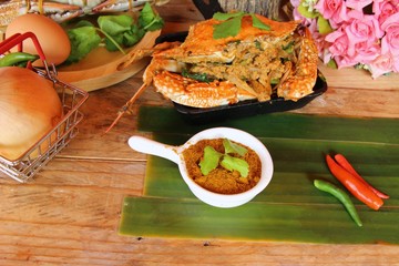 Fried crab with curry powder is delicious