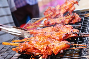 Grilled chicken is delicious in the market