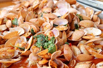 Stir fried clams with chili paste