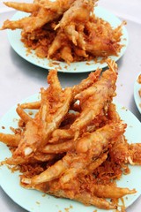 Fried chicken feet is delicious in the market