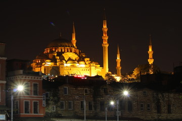 Suleymaniye Mosque at night