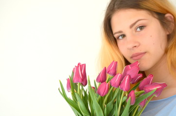Красивая девушка с букетом тюльпанов Jevgenia