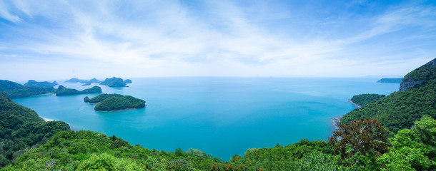 Fototapeta na wymiar Panoramic view of island nature, forest mountain. Mu Koh Angthong Nationnal Park, Koh Samui Thailand