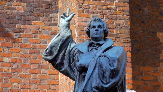 Reformator Luther Statue
