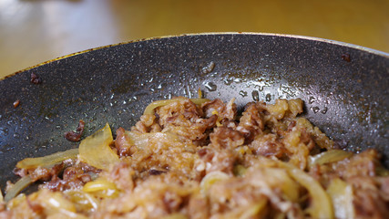 牛肉と玉ねぎのすき焼き風