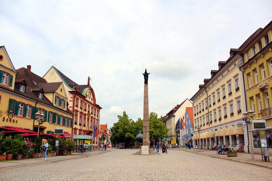 une place d'offenburg en allemagne