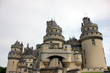 Fototapeta na wymiar le château de pierrefonds dans l’Oise en Picardie