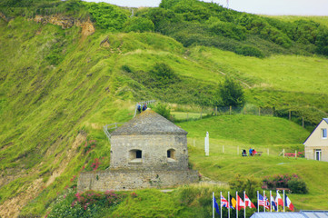 port en bessin en normandie, son village, son port, sa digue