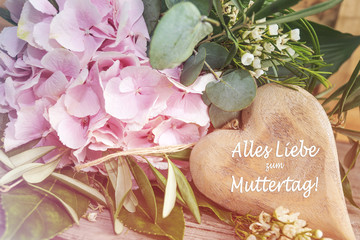 Alles Liebe zum Muttertag! Dekoration mit Herz