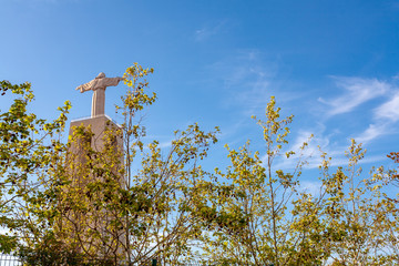 Obraz premium Lisbon almada statue for the christ.