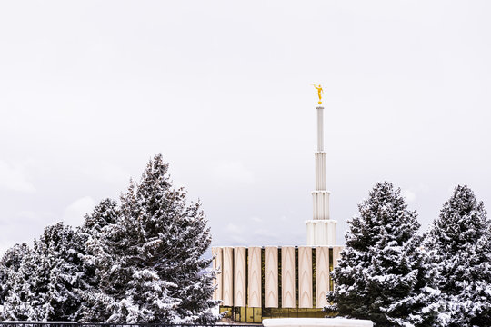 Provo Utah LDS temple in the winter