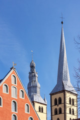 Fototapeta na wymiar Ballhaus und Kirche St. Nikolai in Lemgo, Nordrhein-Westfalen