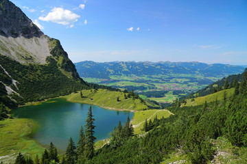 Naklejka na ściany i meble Bergsee in den Alpen, Bayern