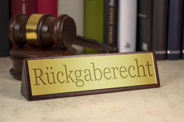 Schreibtischschild mit Richterhammer Rückgaberecht