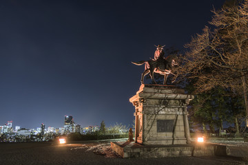 仙台城址の夜景と伊達政宗騎馬像 Night view of sendai