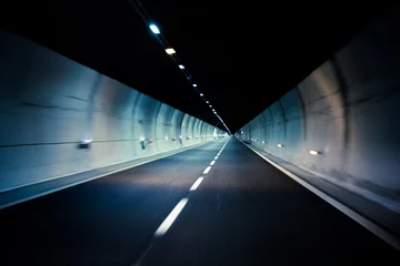 Fotobehang Tunnel auto rijden door tunnel