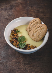 Vanilla pudding with homemade granola