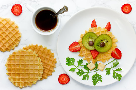 Fun food for kids owl sweet waffles with kiwi and strawberry for kids