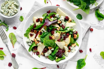 Rolgordijnen Fresh Pears, Blue Cheese salad with vegetable green mix, walnuts, cranberry. healthy food © grinchh