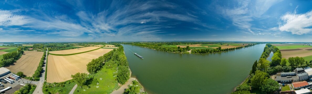 360° Luftbild Panorama - Das Rheinufer vor Worms