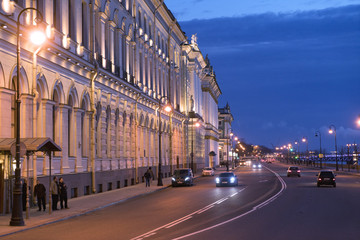 Fototapeta na wymiar nighty palace in Saint-Petersburg