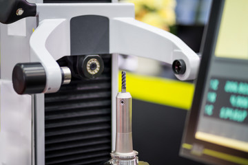 Industrial milling metal cutting tool with carbide cutter insert, tool preparation measurement setting before working