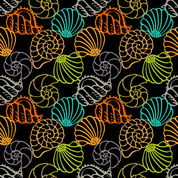 Seamless pattern with colorful sea shells