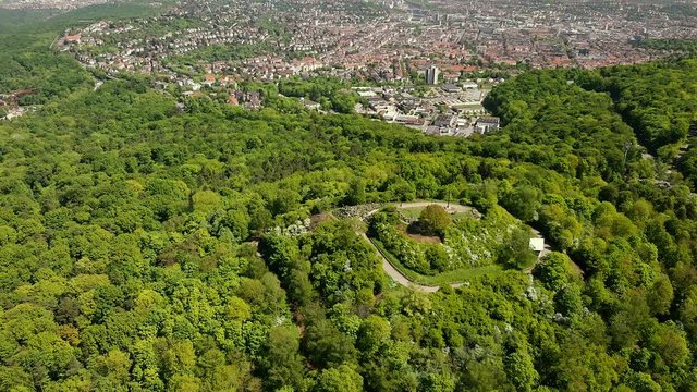 Tr&uuml;mmerberg Stuttgart Birkenkopf Monte Scherbelino &uuml;berflug