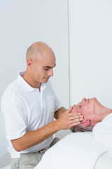 Obraz premium Man receiving head massage 