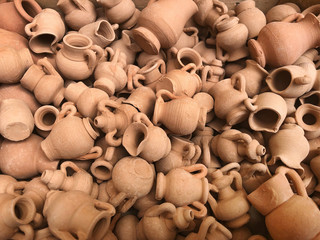 Piccole anfore di terracotta © BrunoBarillari