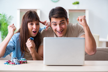 Couple wnning money in online casino