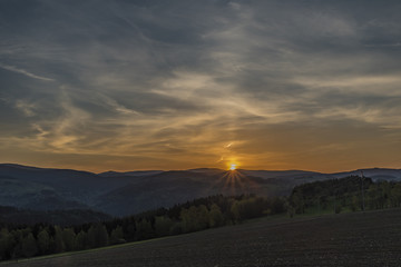 Obraz premium Sunrise on field near Roprachtice village