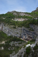 Fototapeta na wymiar comune di Erto e Casso - Panorama di Casso 