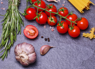 Pasta with tomatoes and spices