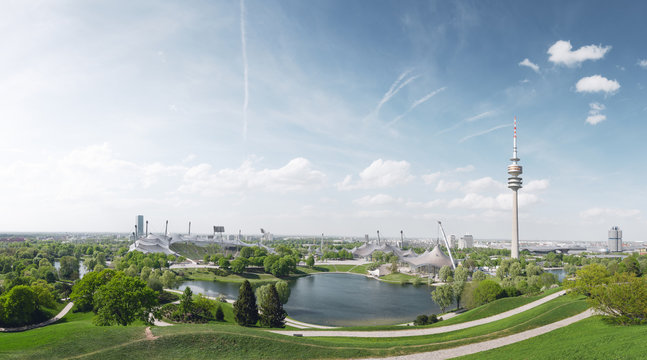 Blick in Richtung Dorf und Stadion in M&uuml;nchen, Deutschland