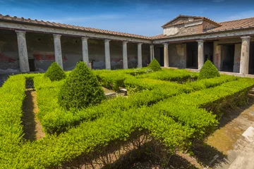 Deurstickers The peristyle (garden) of the Casa del Menandro (House of Menander) a house in Pompeii, Italy. © GISTEL