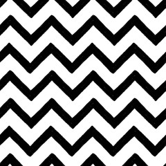Hand drawn textured zig zag seamless pattern. Vector ilustration.