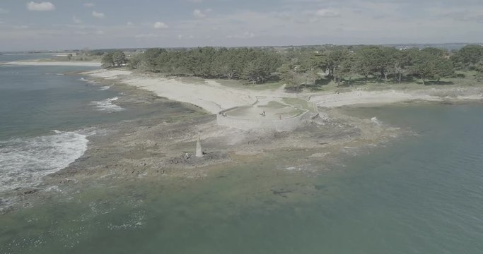 Drone footage in 4k - LOG - Morbihan - Aerial view - Waves and Sea - Monument