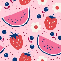 Tapeten Wassermelone nahtloses Muster mit Erdbeeren, Wassermelonen, Blaubeeren und Blumen