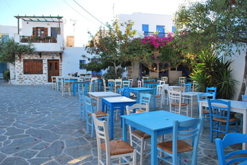 Folegandros lies on the southern edge of the Cyclades