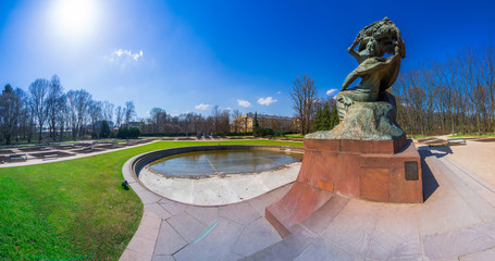 Chopin Monument in Lazienki Park - obrazy, fototapety, plakaty