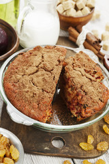 Beetroot pie with raisins