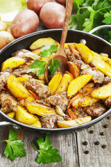 Potatoes stewed with chicken liver