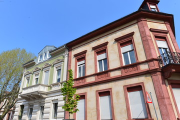 Fototapeta na wymiar Historistisches Haus in der Altstadt in Neustadt an der Weinstraße Rheinland-Pfalz 