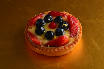 fresh red fruit pie