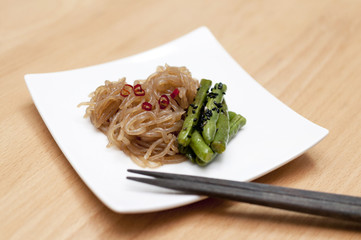 蒟蒻のきんぴらと鞘いんげん