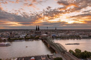 Köln zum Sonnenuntergang