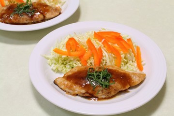 スズキのムニエル（バター醤油ソース）