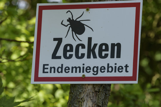 Zeckenendemiewarnschild