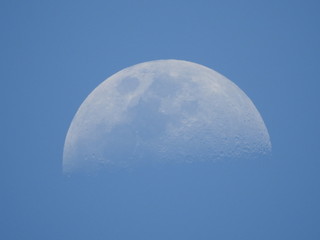 half moon 22/04/2018